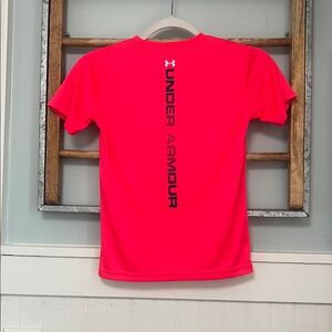Boys under Armour performance T-shirt, size 7